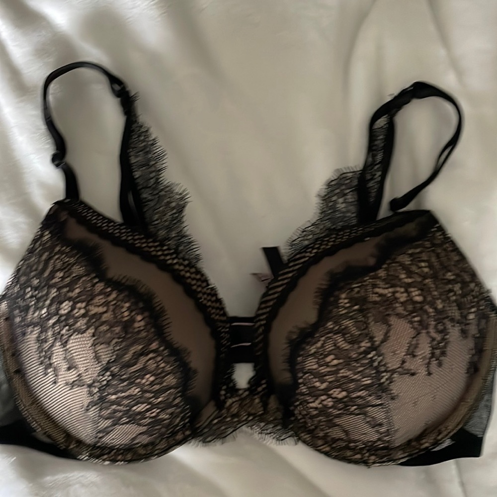 VS lace bra